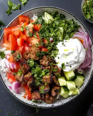 Kebab-Bowl mit hohem Eiweißgehalt