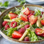 Spargel-Erdbeer-Salat – Erfrischend Einfaches Rezept 2 Spargel-Erdbeer-Salat – Erfrischend Einfaches Rezept