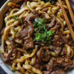 Einfaches Rindfleisch mit schwarzem Pfeffer Udon 2 Einfaches Rindfleisch mit schwarzem Pfeffer Udon